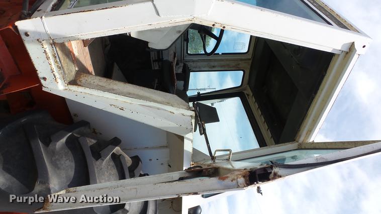 image for item DE7106 1976 Case 1070 tractor