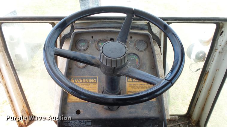 image for item DE7106 1976 Case 1070 tractor