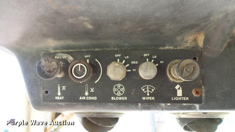 image for item DE7106 1976 Case 1070 tractor