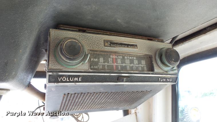 image for item DE7106 1976 Case 1070 tractor