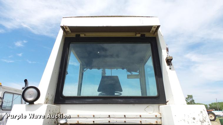 image for item DE7106 1976 Case 1070 tractor