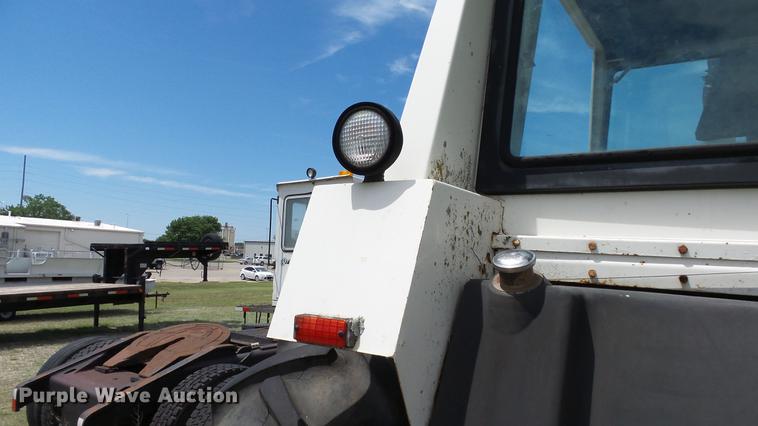 image for item DE7106 1976 Case 1070 tractor