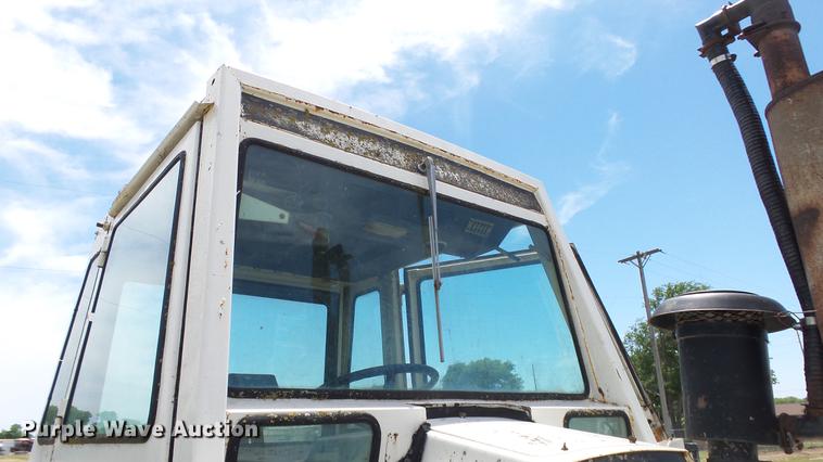 image for item DE7106 1976 Case 1070 tractor