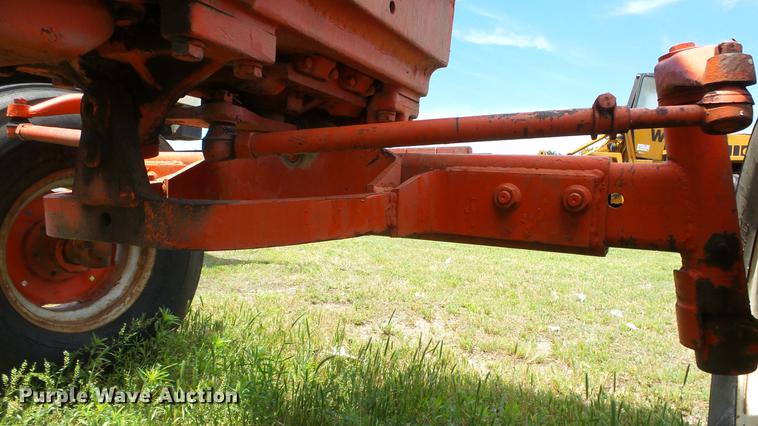 image for item DE7106 1976 Case 1070 tractor