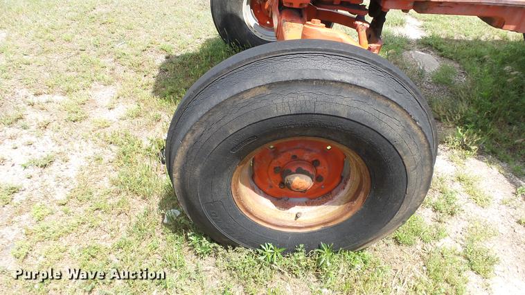 image for item DE7106 1976 Case 1070 tractor