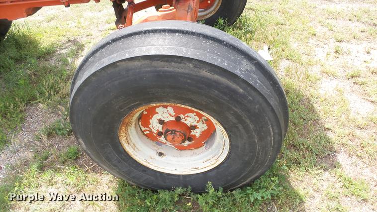 image for item DE7106 1976 Case 1070 tractor