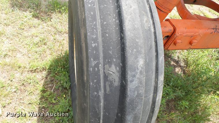 image for item DE7106 1976 Case 1070 tractor