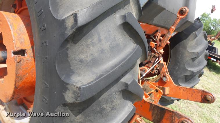 image for item DE7106 1976 Case 1070 tractor