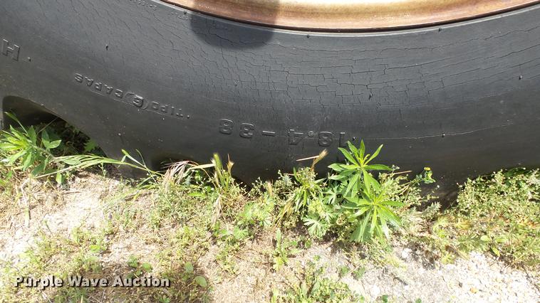 image for item DE7106 1976 Case 1070 tractor