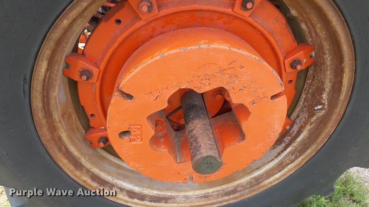 image for item DE7106 1976 Case 1070 tractor