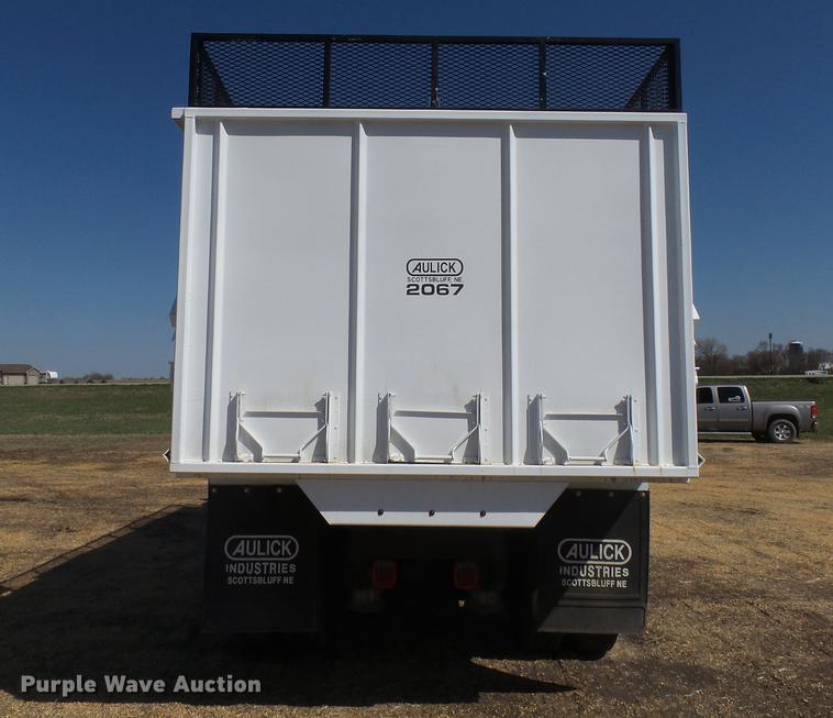 image for item DX9077 2007 Freightliner Columbia Heritage Edition silage truck