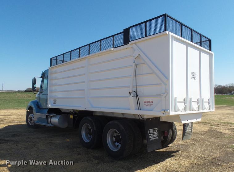 image for item DX9077 2007 Freightliner Columbia Heritage Edition silage truck