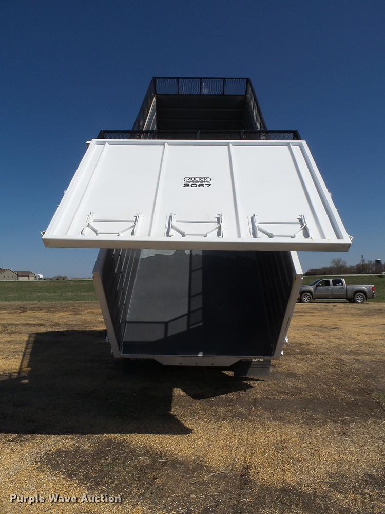 image for item DX9077 2007 Freightliner Columbia Heritage Edition silage truck