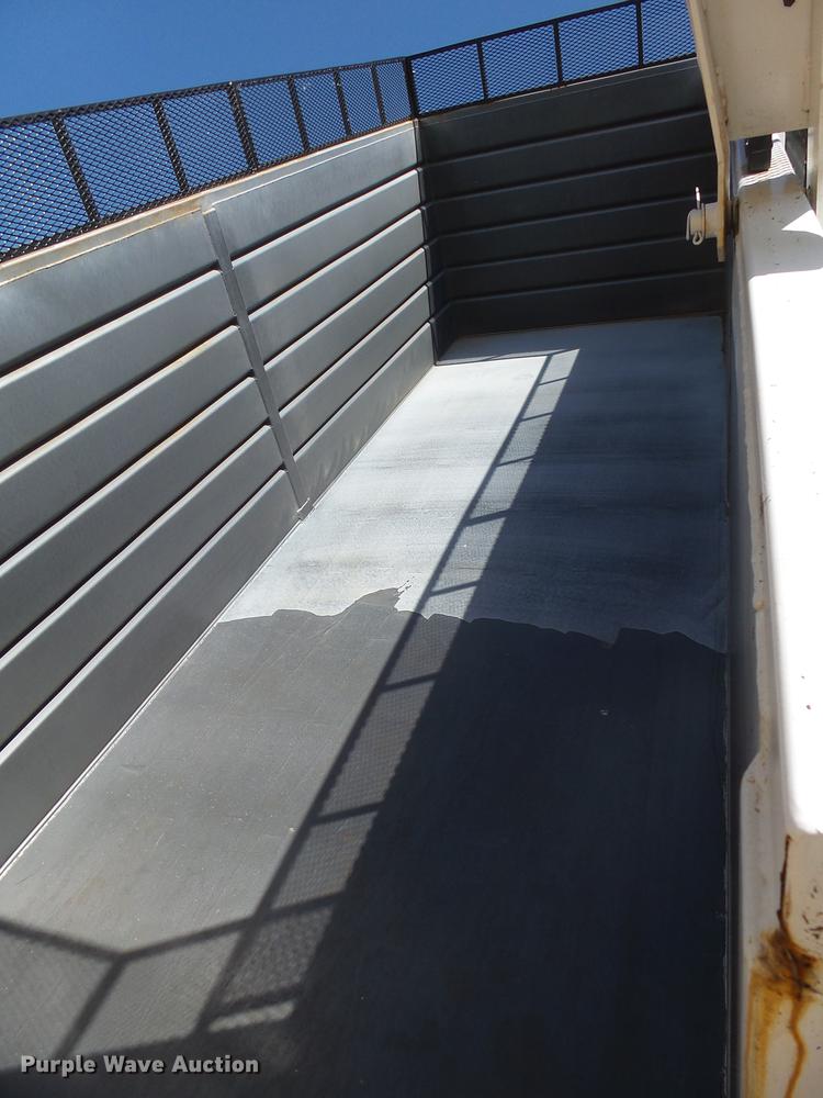 image for item DX9077 2007 Freightliner Columbia Heritage Edition silage truck