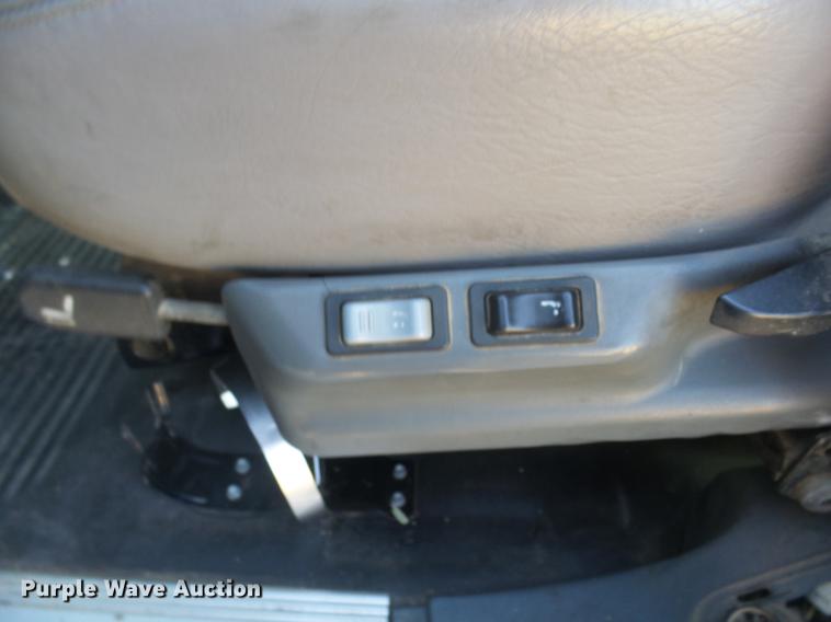 image for item DX9077 2007 Freightliner Columbia Heritage Edition silage truck