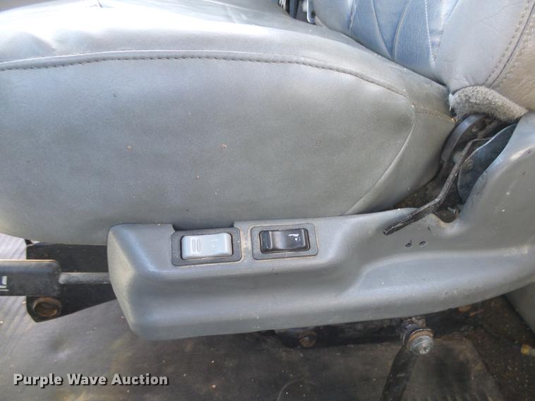 image for item DX9077 2007 Freightliner Columbia Heritage Edition silage truck