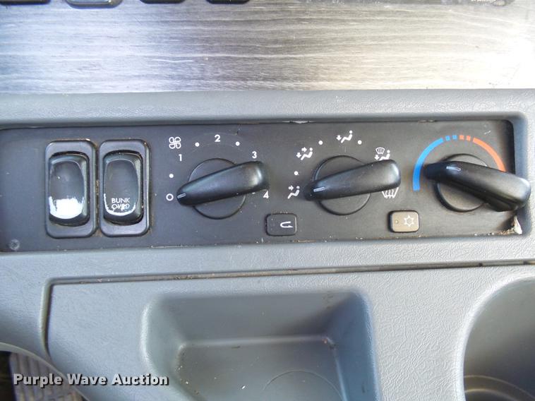 image for item DX9077 2007 Freightliner Columbia Heritage Edition silage truck