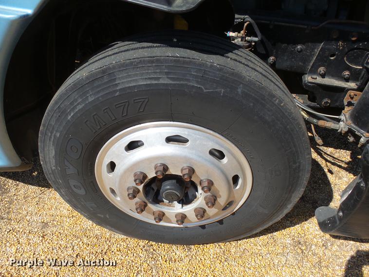 image for item DX9077 2007 Freightliner Columbia Heritage Edition silage truck