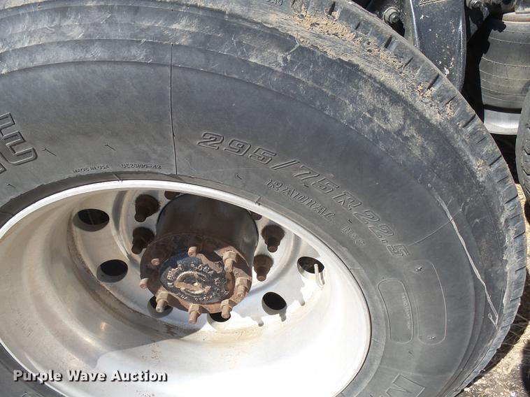 image for item DX9077 2007 Freightliner Columbia Heritage Edition silage truck