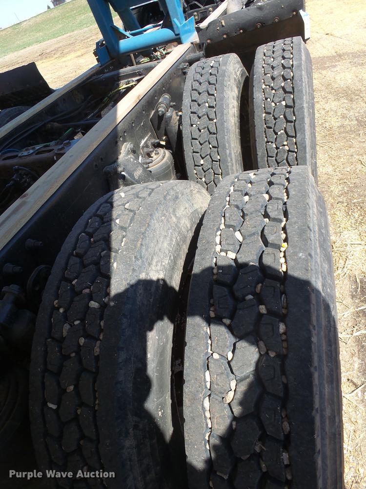 image for item DX9077 2007 Freightliner Columbia Heritage Edition silage truck