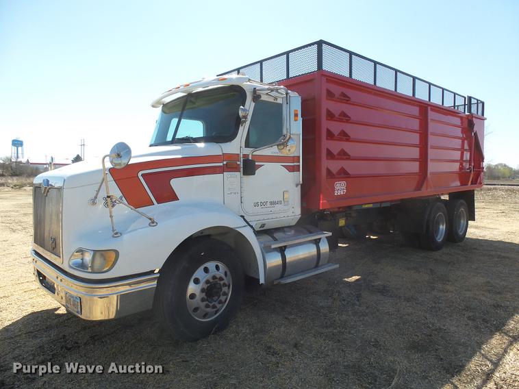 image for item DX9084 2006 International Eagle 9200i silage truck