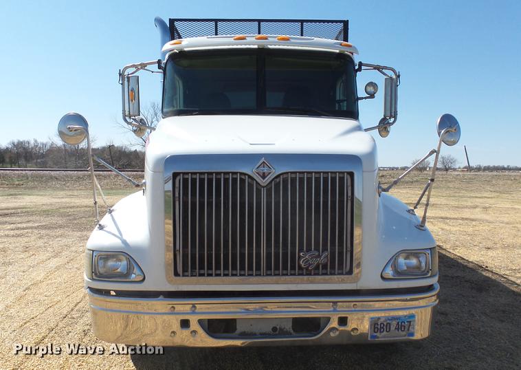 image for item DX9084 2006 International Eagle 9200i silage truck