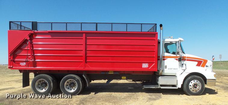 image for item DX9084 2006 International Eagle 9200i silage truck