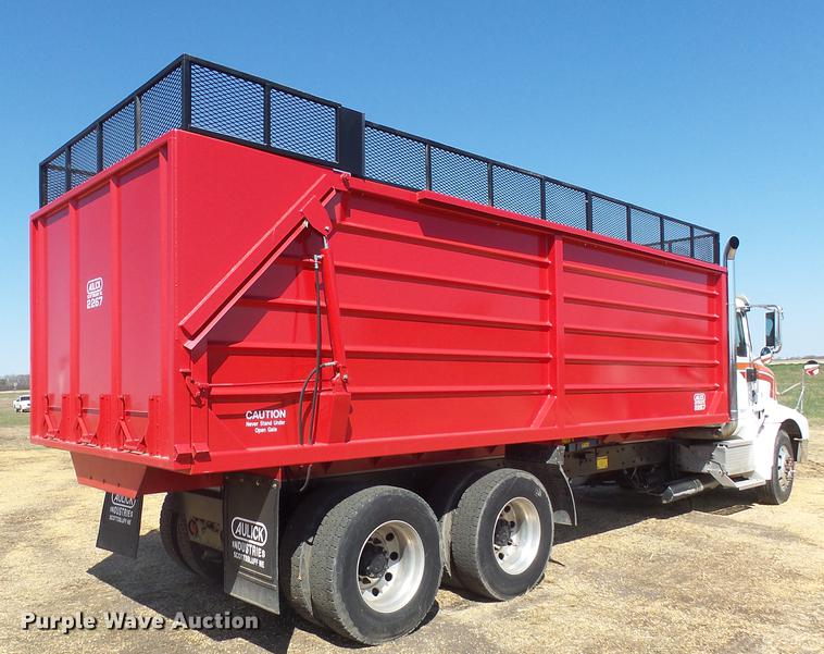 image for item DX9084 2006 International Eagle 9200i silage truck