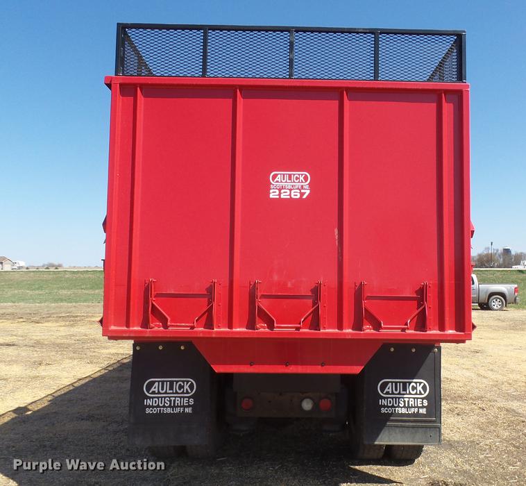 image for item DX9084 2006 International Eagle 9200i silage truck
