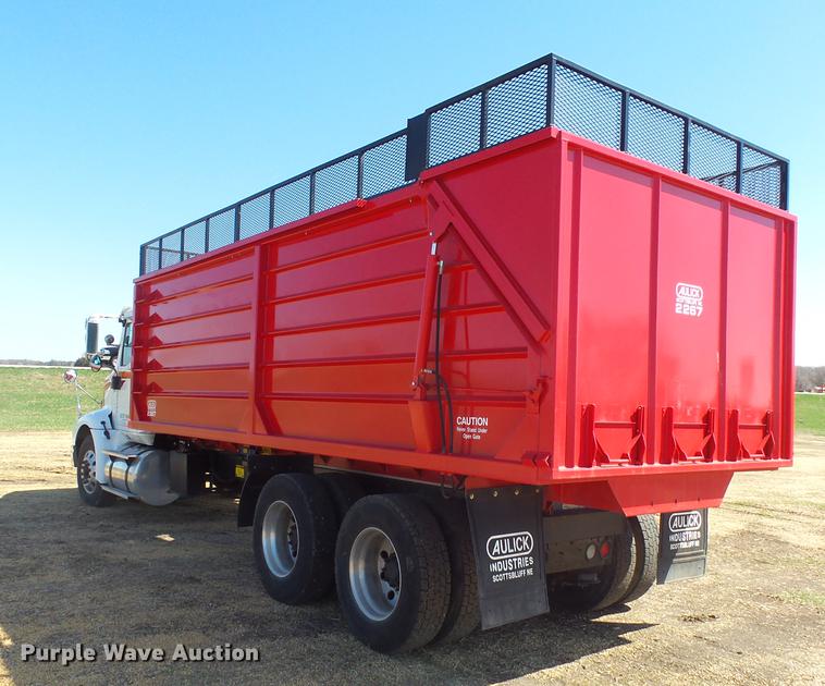 image for item DX9084 2006 International Eagle 9200i silage truck