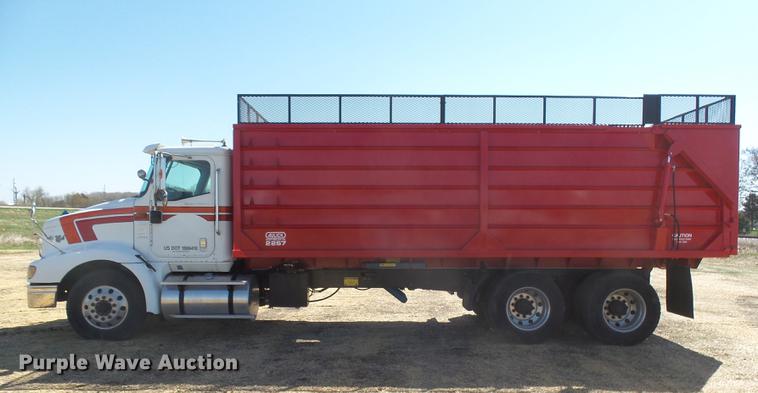 image for item DX9084 2006 International Eagle 9200i silage truck