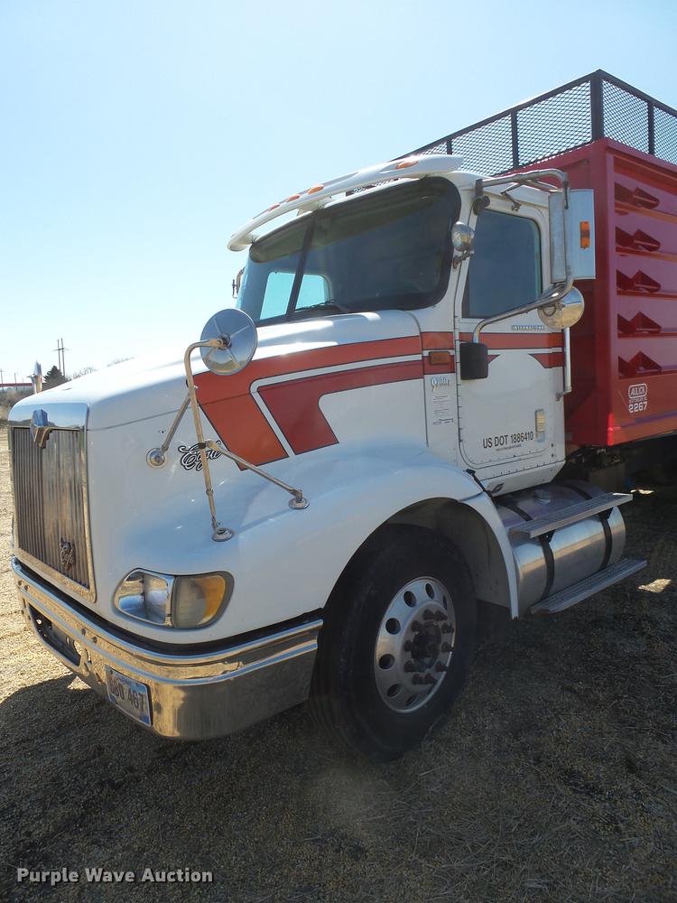 image for item DX9084 2006 International Eagle 9200i silage truck