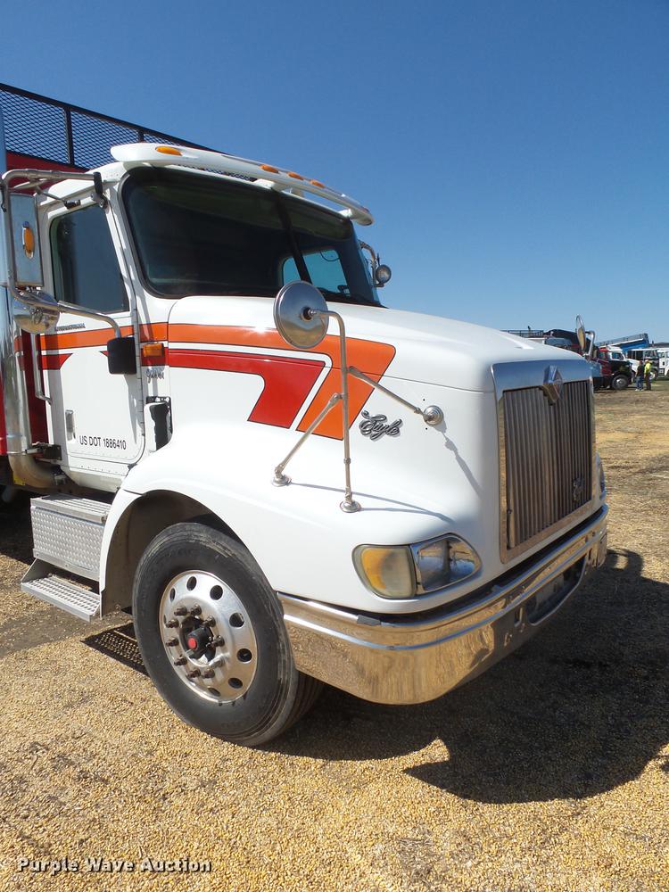 image for item DX9084 2006 International Eagle 9200i silage truck