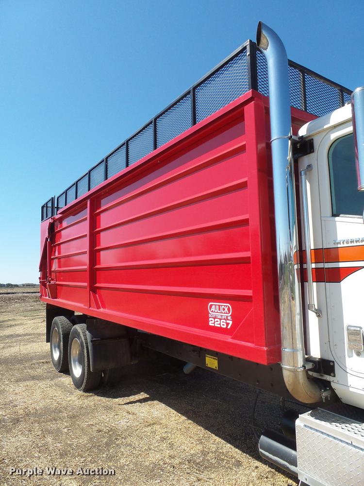 image for item DX9084 2006 International Eagle 9200i silage truck