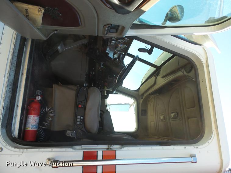 image for item DX9084 2006 International Eagle 9200i silage truck