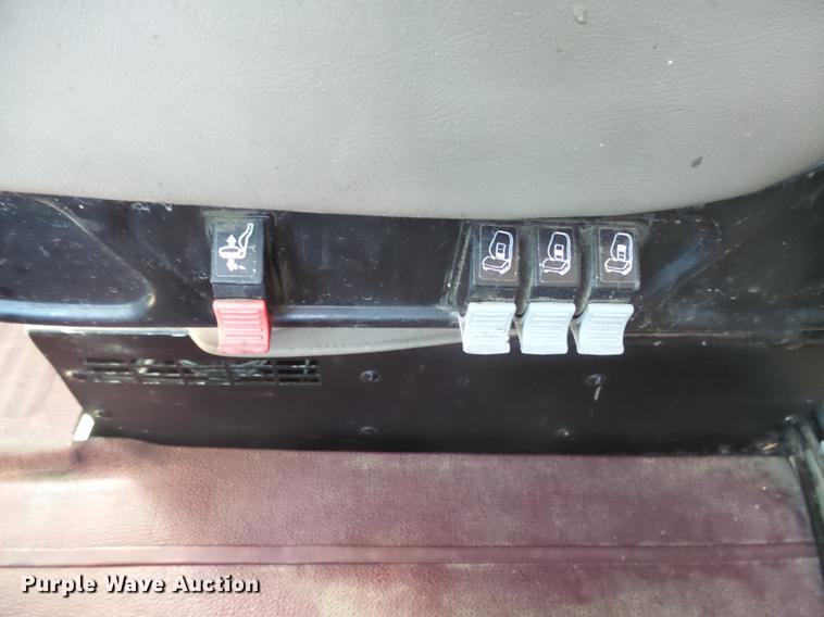 image for item DX9084 2006 International Eagle 9200i silage truck