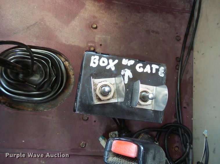 image for item DX9084 2006 International Eagle 9200i silage truck