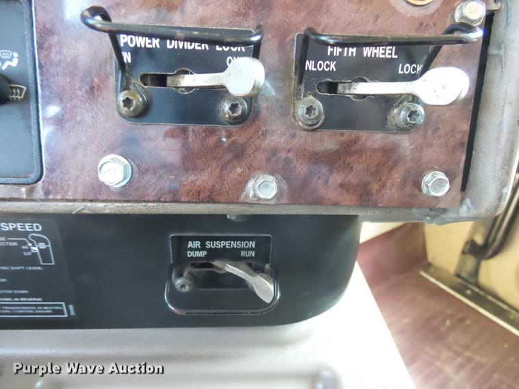 image for item DX9084 2006 International Eagle 9200i silage truck