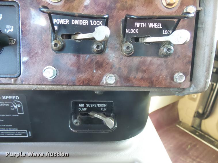 image for item DX9084 2006 International Eagle 9200i silage truck