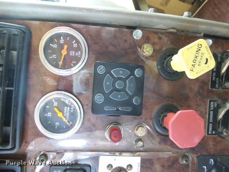 image for item DX9084 2006 International Eagle 9200i silage truck