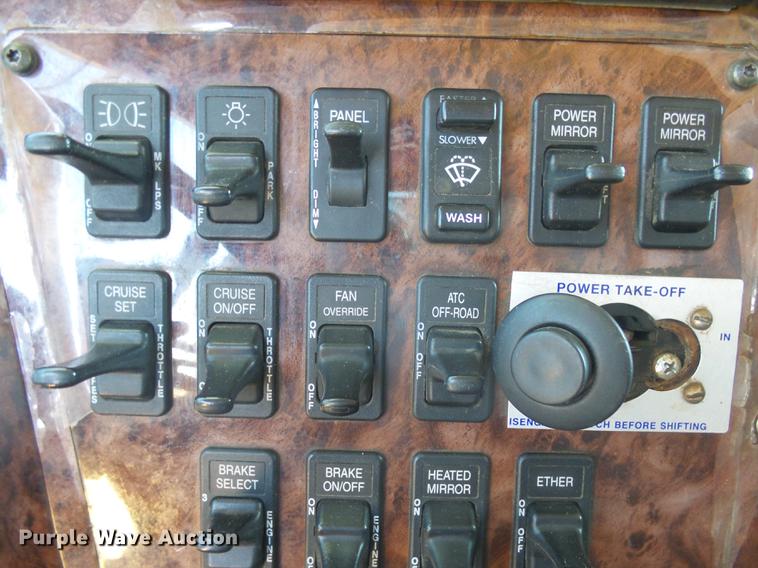 image for item DX9084 2006 International Eagle 9200i silage truck