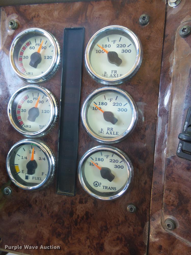 image for item DX9084 2006 International Eagle 9200i silage truck