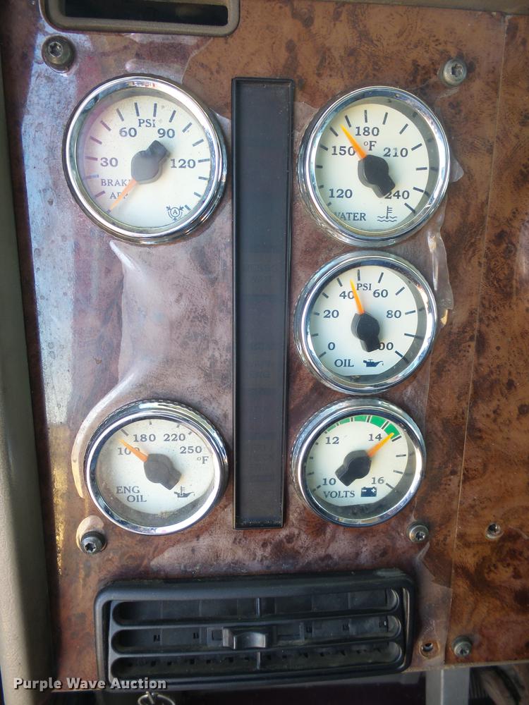 image for item DX9084 2006 International Eagle 9200i silage truck