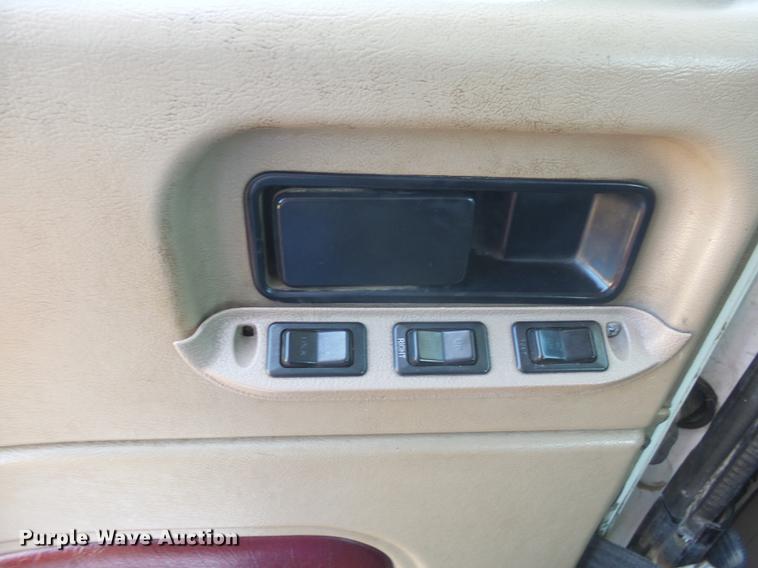 image for item DX9084 2006 International Eagle 9200i silage truck