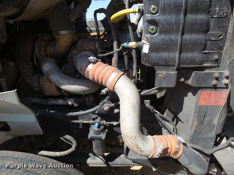 image for item DX9084 2006 International Eagle 9200i silage truck