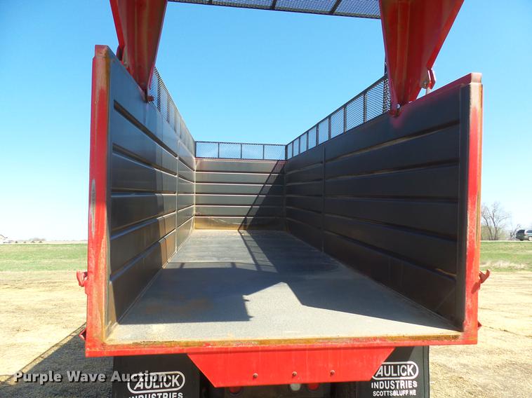 image for item DX9084 2006 International Eagle 9200i silage truck