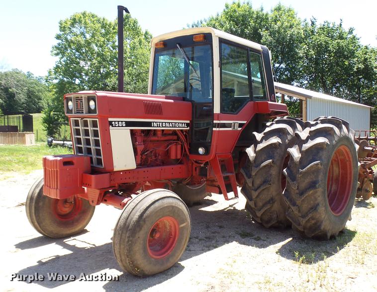image for item DX9357 1980 International 1586 tractor