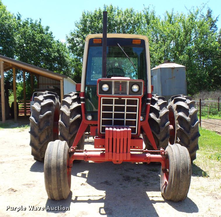 image for item DX9357 1980 International 1586 tractor