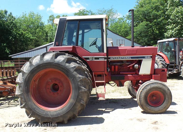 image for item DX9357 1980 International 1586 tractor