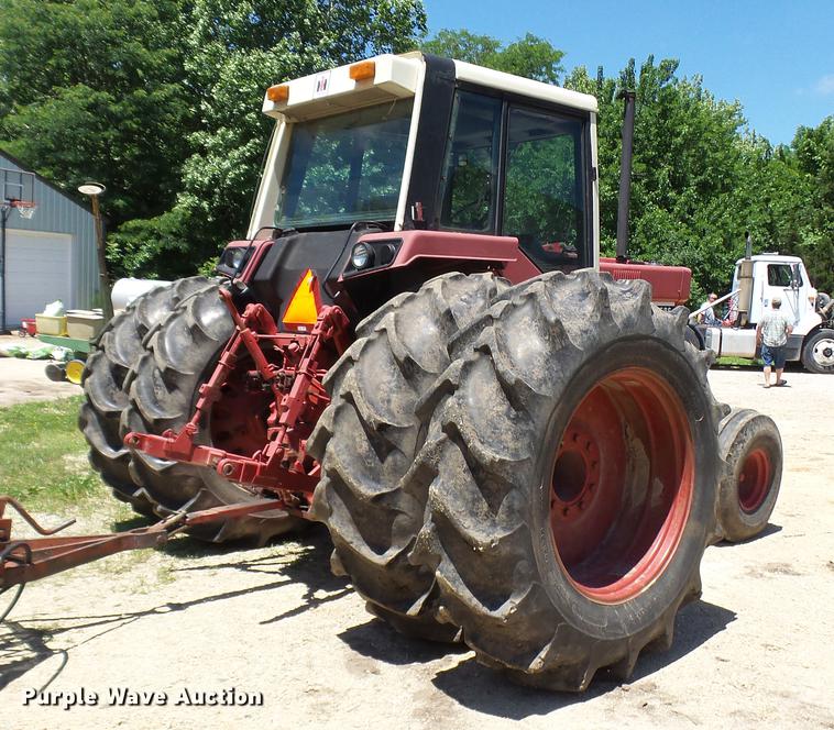 image for item DX9357 1980 International 1586 tractor